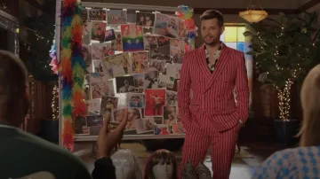 Blazer rayé mocshino à double poitrine porté par Sam Jones (Rafael de la Fuente) vu dans Dynasty (S05E15)