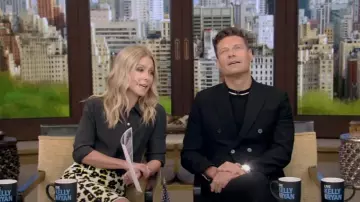 Lanvin Jacquard Midi Jupe portée par Kelly Ripa vue en LIVE avec Kelly et Ryan le 19 juillet 2022