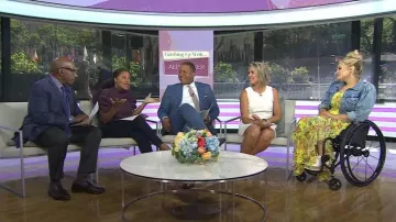 Alice + Olivia Jocelyn Robe Maxi Florale ébouriffée portée par Ali Stroker comme vu dans Aujourd’hui le 19 juillet 2022