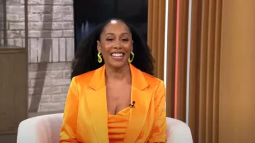 Alice + Olivia Harmony Dress worn by Simone Missick as seen in CBS Mornings on 18 July 2022