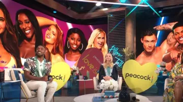 Reiss Patois Chemise à col cubain imprimée portée par Justin Sylvester comme on le voit dans E! News Daily Pop le 19 juillet 2022