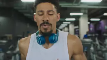 Beats headphones in blue worn by Andrew (Keiynan Lonsdale) in My Fake Boyfriend