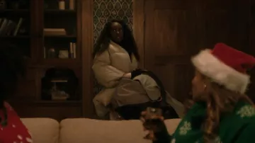 Rick Owens Wrap Down Jacket porté par Kiesha Williams (Birgundi Baker) vu dans The Chi (S05E03)