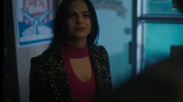 Amanda Uprichard Aldridge Blazer usado por Veronica Lodge (Camila Mendes) como se ve en Riverdale (S06E10)