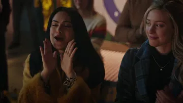 Chloe All-over Print Shirt by See usado por Veronica Lodge (Camila Mendes) como se ve en Riverdale (S06E10)