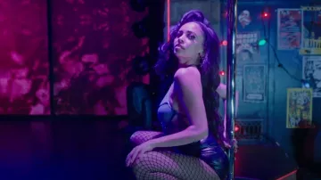 THISTLE AND SPIRE Corsica Bodysuit In Black usado por Toni Topaz (Vanessa Morgan) como se ve en Riverdale (S06E10)