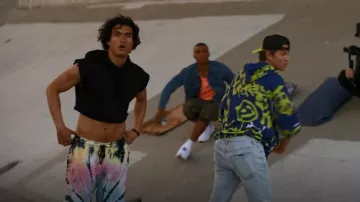 Asos Design Over­sized Sweat­pants worn by Wyatt (Charles Melton) as seen in American Horror Stories (S01E04)