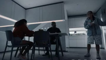 Nike Air Force 1 Shadow usada por la joven Jade Wesker (Tamara Smart) como se ve en Resident Evil (S01E03)