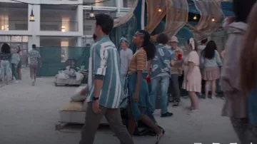 Vans Old Skool Sneakers usado por la joven Jade Wesker (Tamara Smart) como se ve en Resident Evil (S01E04)