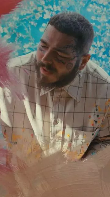 La chemise à carreaux avec taches de peinture portée par Post Malone sur son compte Instagram @postmalone 