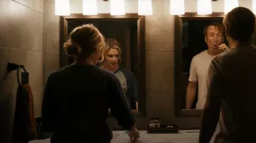Alternative Vin­tage Base­ball Tee worn by Kim Wexler (Rhea Seehorn) as seen in Better Call Saul (S06E01)