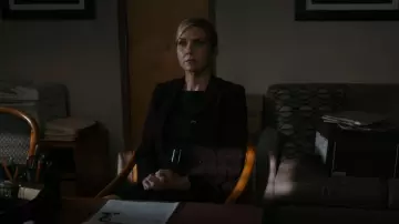 Calvin Klein Sol­id Short Sleeve Waist Belt Sheath Dress worn by Kim Wexler (Rhea Seehorn) as seen in Better Call Saul (S06E03)