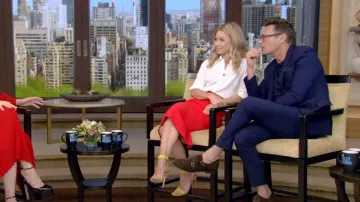 Gianvito Rossi Portofino Leather Sandals worn by Kelly Ripa as seen in LIVE with Kelly and Ryan on 25 July 2022
