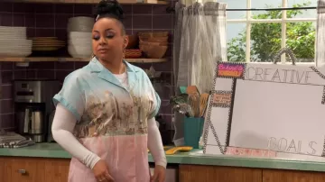 Lela Rose NYC Skyline Cotton Poplin Shirt worn by Raven Baxter (Raven-Symoné) as seen in Raven's Home (S05E08)