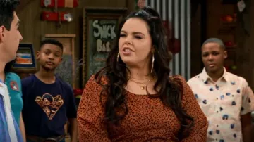 Madewell Musée Pendant Necklace Set worn by Lou Hockhauser (Miranda May) as seen in BUNK'D (S06E06)