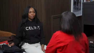 Sweat-shirt Céline Loose en coton porté par Marlo Hampton vu dans The Real Housewives of Atlanta (S14E10)