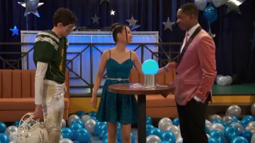 City Studios Metallic Fit & Flare Dress porté par Ivy (Emmy Liu-Wang) vu dans Raven’s Home (S05E10)