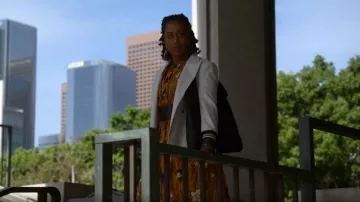 Vestido de encubrimiento de Ulla Johnson Selena usado por Malika Williams (Zuri Adele) como se ve en Good Trouble (S04E12)
