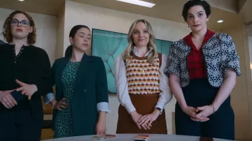 Madewell Quilt­ed Skirt worn by Claire (Seri DeYoung) as seen in Good Trouble (S04E12)