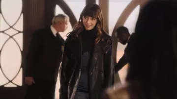 Fleur du Mal Mock Neck Robe à manches longues portée par Susannah Robb (Elizabeth Cappuccino) vue dans Tom Swift (S01E09)