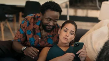 PAUL SMITH Camisa floral de manga corta usada por Herman (Byron Bowers) como se ve en Irma Vep (S01E06)