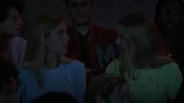 Mango Flowers Knit Cardigan porté par Karen Beasley (Mallory Bechtel) comme on le voit dans Pretty Little Liars: Original Sin (S01E02)