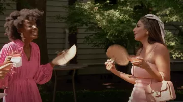 Asos Design Shift Mini Vestido usado por Leva Bonaparte como se ve en Southern Charm (S08E04)