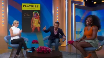 Autoportrait Effiloché Boucle-Tweed Skort porté par Nkeki Obi-Melekwe vu dans Good Morning America le 29 juillet 2022