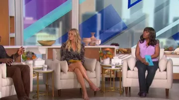 Tommy Hilfiger Ruffled Sleeveless Blouse worn by Sheryl Underwood as seen in The Talk on 28 July 2022