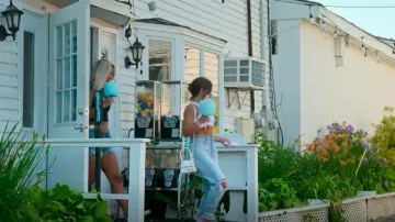 Jacquemus Le Chiquito Mini Sac porté par Avery Solomon vu dans Forever Summer: Hamptons (S01E01)