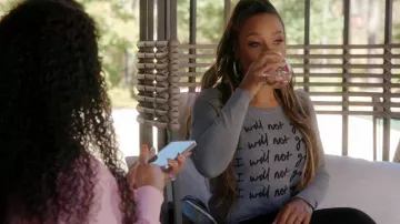 Suéter Express I Will Not Gossip usado por Contessa Metcalfe como se ve en Married to Medicine (S09E03)