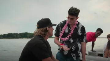 KSUBI E-Cig Resort Camisa usada por Ilan Luttway como se ve en Forever Summer: Hamptons (S01E05)