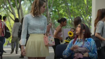 H&M Pleated Skirt worn by Natalia (Macarena García) as seen in Control Z (S02E01)