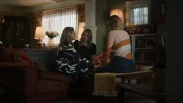 Lauren Ralph Lauren Geometric Print Charmeuse Shirtdress portée par Alice Cooper (Mädchen Amick) vue dans Riverdale (S06E22)