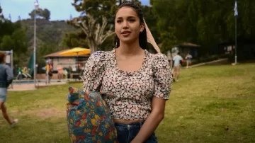 Levi's Louise Top usado por Gina (Sofia Wylie) como se ve en High School Musical: The Musical: The Series (S03E01)