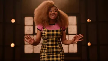 H&M Plaid Mini Robe portée par Kourtney (Dara Reneé) vue dans High School Musical: The Musical: The Series (S03E02)