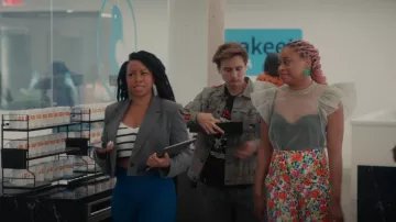 Zara High-Waist Trousers worn by Phoebe Robinson as seen in Everything's Trash (S01E02)