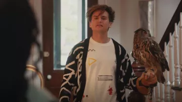 Zara Ab­stract Print T-Shirt worn by Michael (Moses Storm) as seen in Everything's Trash (S01E02)