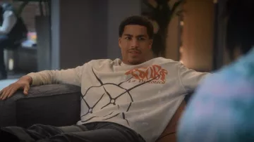 Ksuibi Kustom Discoteca Biggie Crewneck Sudadera usada por Andre Johnson, Jr. (Marcus Scribner) como se ve en grown-ish (S05E02)
