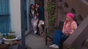 Nike Leop­ard Sneak­ers worn by Phoebe (Phoebe Robinson) as seen in Everything's Trash (S01E03)