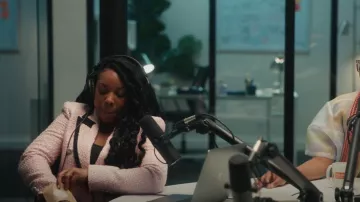 Zara Tex­tured Blaz­er worn by Malika (Toccarra Cash) as seen in Everything's Trash (S01E03)