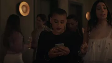 Pulsera Vita Fade Titan usada por Julien Calloway (Jordan Alexander) como se ve en Gossip Girl (S01E01)