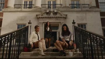 Prada Logo Cosmetic Bag worn by Monet de Haan (Savannah Lee Smith) as seen in Gossip Girl (S01E01)