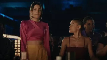 Cinq à Sept Kaitlyn Top usado por Luna La (Zión Moreno) como se ve en Gossip Girl (S01E01)