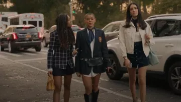 Tod's Joy Tote Bag usado por Monet de Haan (Savannah Lee Smith) como se ve en Gossip Girl (S01E01)