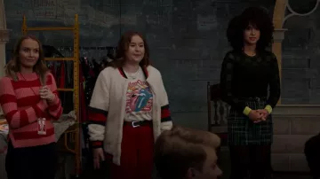 Topshop Boucle Check Skirt usado por Gina (Sofia Wylie) como se ve en High School Musical: The Musical: The Series (S02E06)