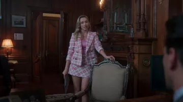 Zara Textured Plaid Blazer porté par Elinor (Gracie Dzienny) comme vu dans First Kill (S01E02)
