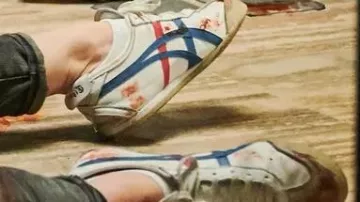 Onitsuka Tiger México 66 usado por Kate (Mary Elizabeth Winstead) como se ve en la película de Kate 