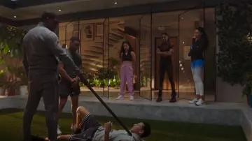 Spiritual Gangster Love Sculpt Yoga Leggings worn by Talia (Aubin Wise) as seen in First Kill (S01E03)