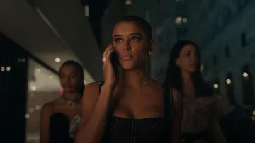 Roberto Coin Gold and Diamond Byzantine Barocco Two Row Ring porté par Julien Calloway (Jordan Alexander) vu dans Gossip Girl (S01E02)